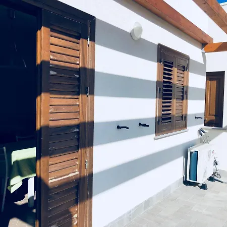 Casa Marta Barrio Blanco 캄포펠리체 디 로첼라